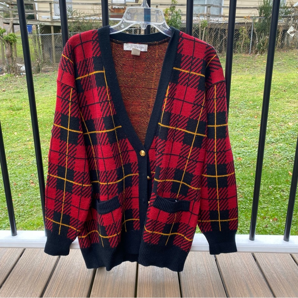 EUC Vtg M Jones & New York Red and Black Plaid gold Cardigan vintage